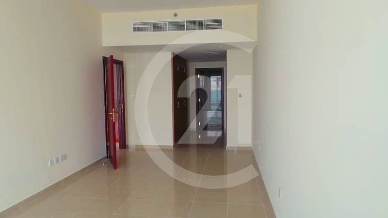 3 Bedroom apartment for sale with Partial sea view
