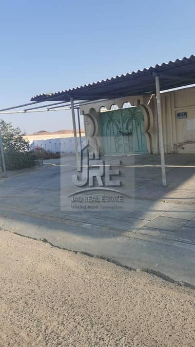 5 Bedroom Villa for Sale in Al Yahar, Al Ain - صورة واتساب بتاريخ 1446-05-01 في 15.14. 22_75545144. jpg