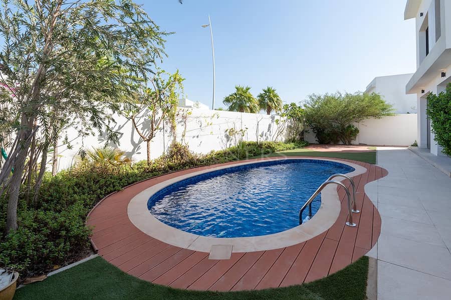 Single Row Villa with Pool Ready Property