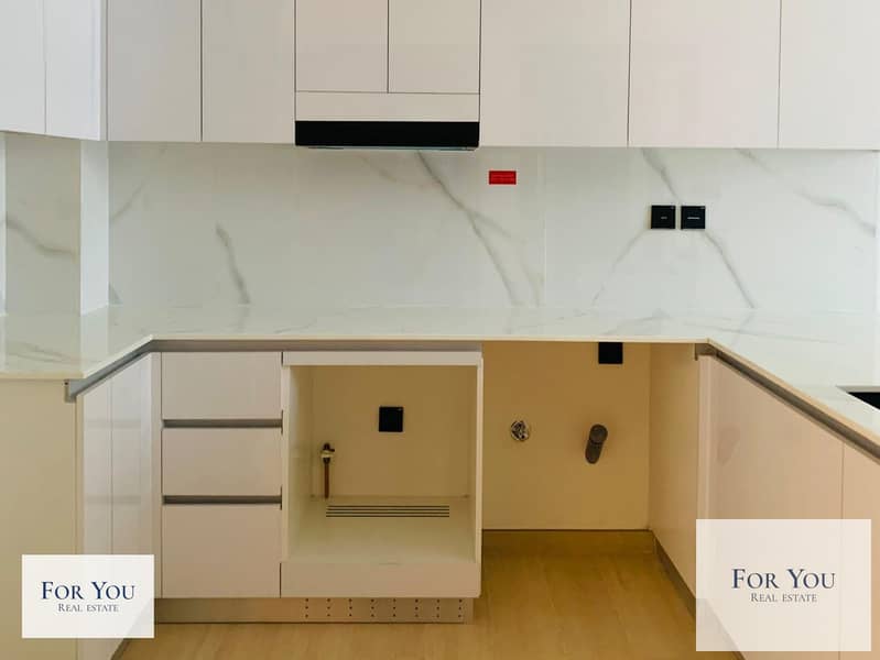 2 kitchen. jpeg