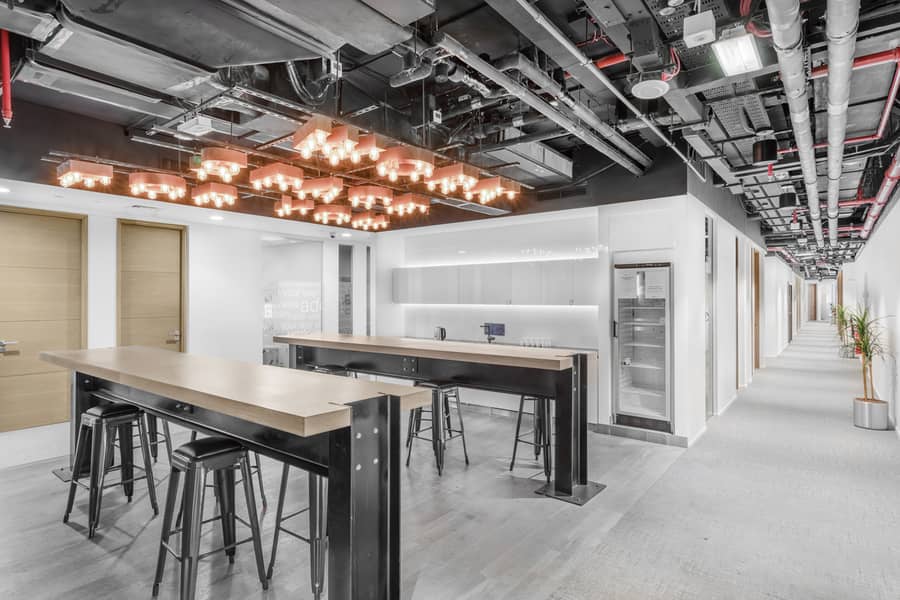 8 Regus_JAFZAOne_3444_Dubai_UnitedArabEmirates_kitchen. jpg