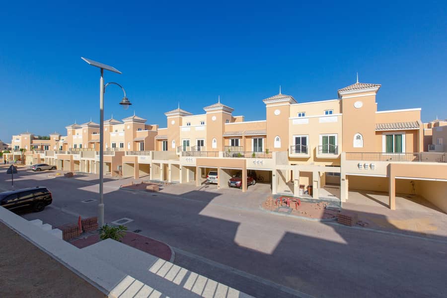 4br single row | PRIME LOCATION | Huge Layout 4br single row | PRIME LOCATION | Huge Layout