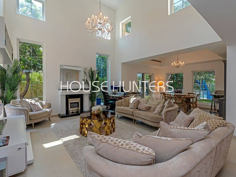 5 bed Opposite Park Stunning pool and garden