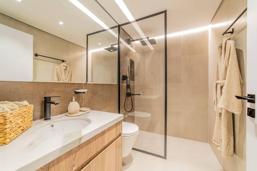 2 show apartment 8. jpg