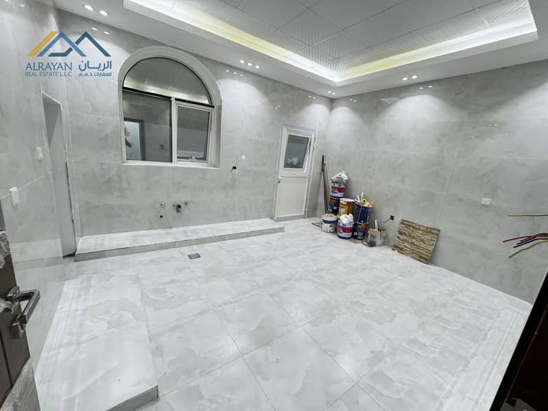 14 8ef69061-0ec1-437d-8249-6e68d539a1ee. jpg