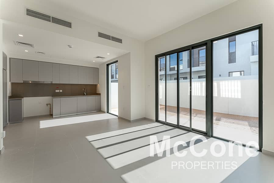 Corner 4 Bed | With Cooker | Landscaping Corner 4 Bed | With Cooker | Landscaping