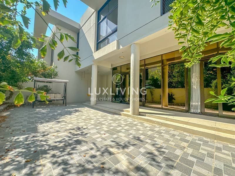 Vacant | Spacious | Close to park Vacant | Spacious | Close to park