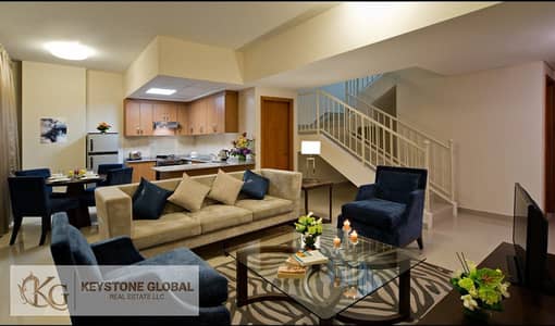 Huge spacious unit// ready to move// near to metro station//@ very cheap price// zero commission