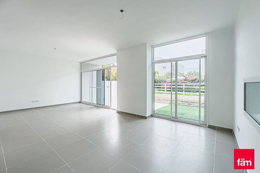 Single Row 3Beds Semidetached | Ready To Move In Single Row 3Beds Semidetached | Ready To Move In