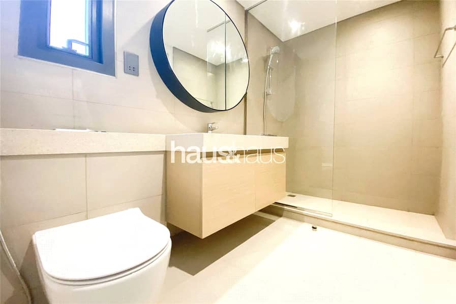 Backing Park | Rare Location | Walk To Pool/Gym - Image 11