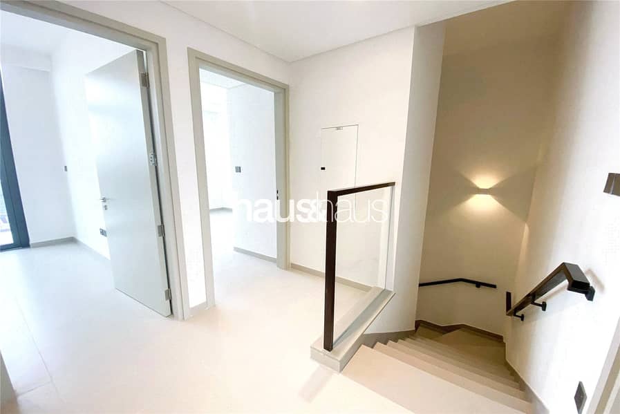 Backing Park | Rare Location | Walk To Pool/Gym - Image 21