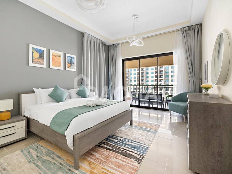 Vacant | Furnished | Road view | Corner unit