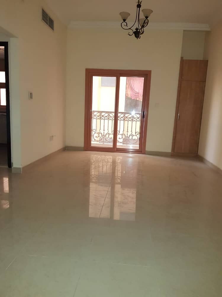 Spacious 2bhk with balcony with wardrobes rent only 30k in 4/6 chq