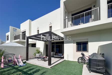 Fully Furnished | Fully Upgraded | Near Pool+Park