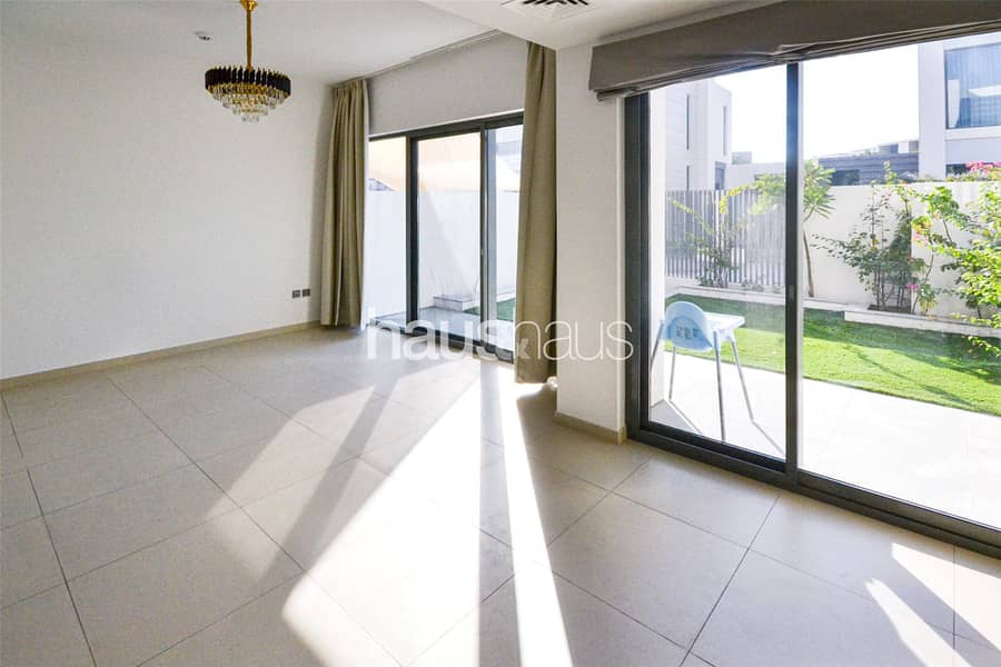 Backing Park | Rare Location | Walk To Pool/Gym
