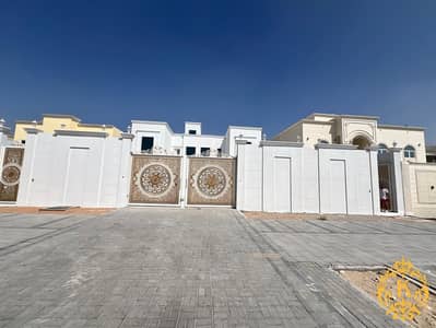 5 Bedroom Villa for Rent in Madinat Al Riyadh, Abu Dhabi - 5ba05a79-3605-45cc-96a1-fc2278b54082. jpg
