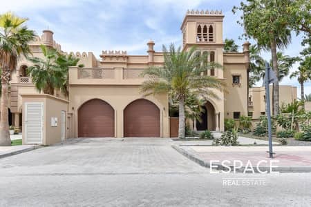 4 Bedroom Villa for Sale in Palm Jumeirah, Dubai - EXCL 4BR|Vacant|Sea View| Inside the Gate