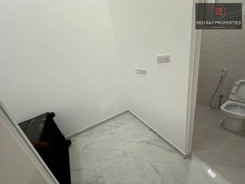 8 ed1a75cc-3b65-4bb3-8a89-d526e00dd785. jpg