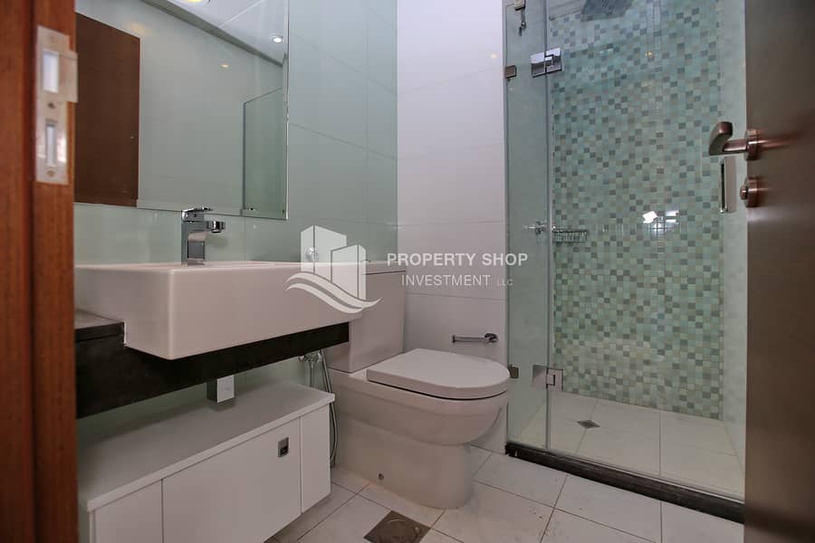 13 3-br-apartment-al-reem-island-shams-abu-dhabi-gate-tower-2-bathroom. JPG