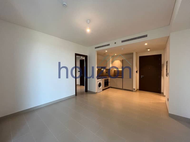 Bright + Spacious 2BR | Balcony| Burj Khalifa View