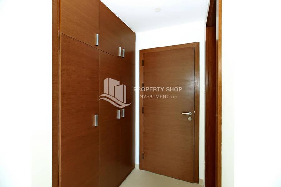 6 1632196-14806-Built in Wardrobe. jpg