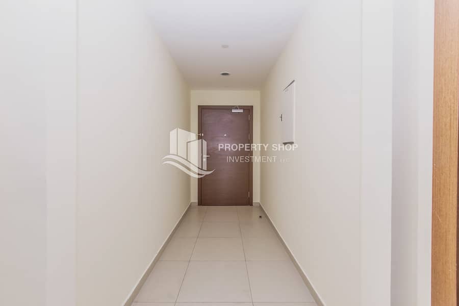 6 1-bedroom-apartment-al-reem-island-shams-abu-dhabi-gate-tower-1-foyer. JPG