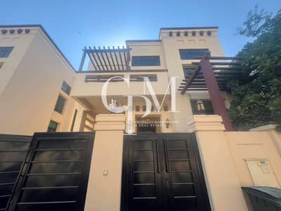 Luxurious 5 BR Villa | Garden | Ready To Move In