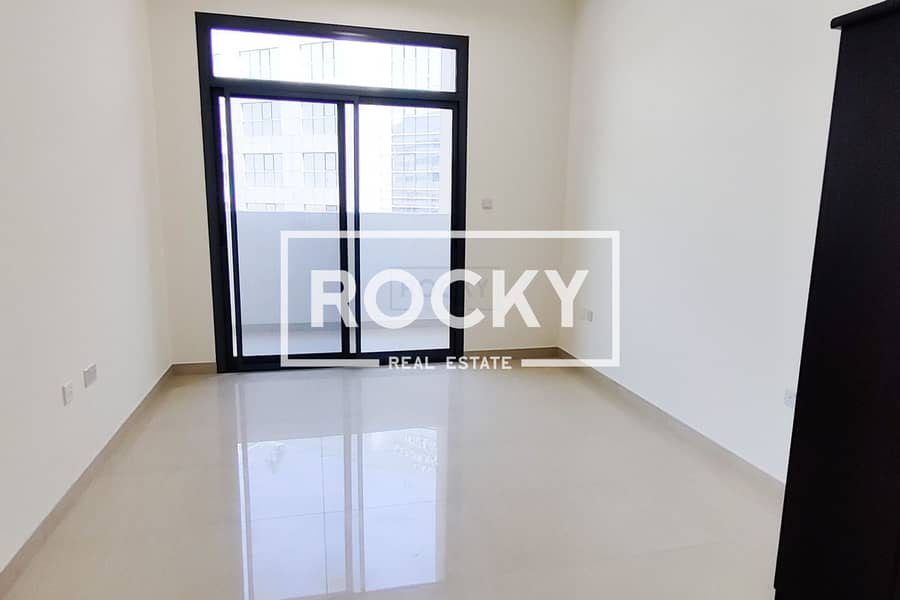 1 B/R with Balcony | Near InsuranceMarket Metro