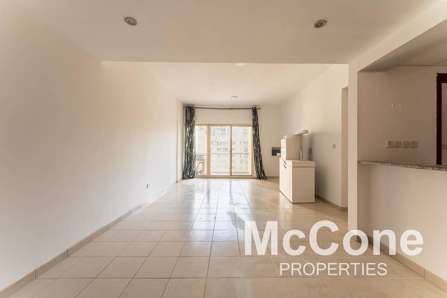 Large Layout | Spacious | Pool View | Chiller Free Large Layout | Spacious | Pool View | Chiller Free