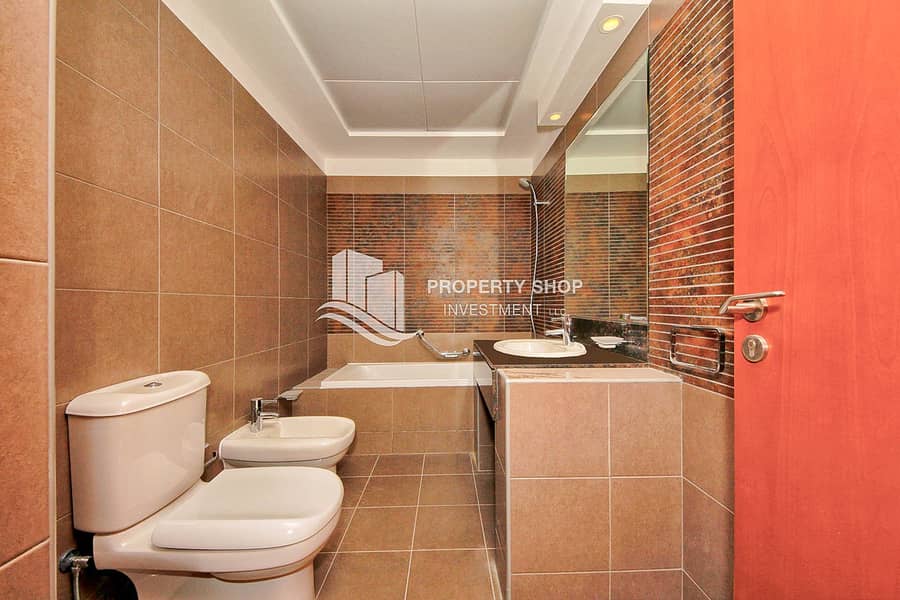 11 2-br-apartment-al-reem-island-shams-abu-dhabi-beach-tower-a-master-bathroom. jpg