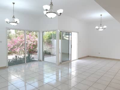 Spacious 4 bedroom villa in Al Safa | Maid room Spacious 4 bedroom villa in Al Safa | Maid room