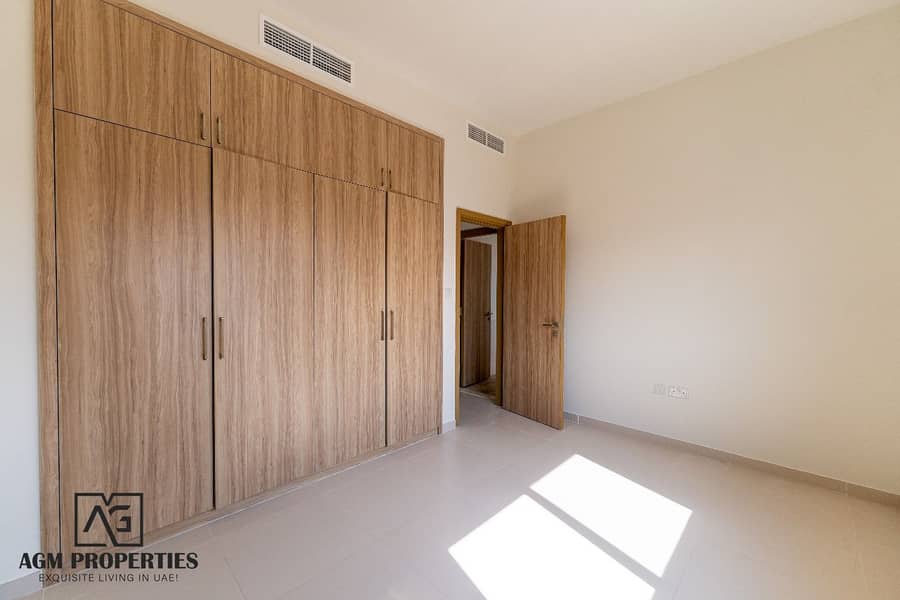 11 Amaranta Villa 374 - Wardrobe2. jpg