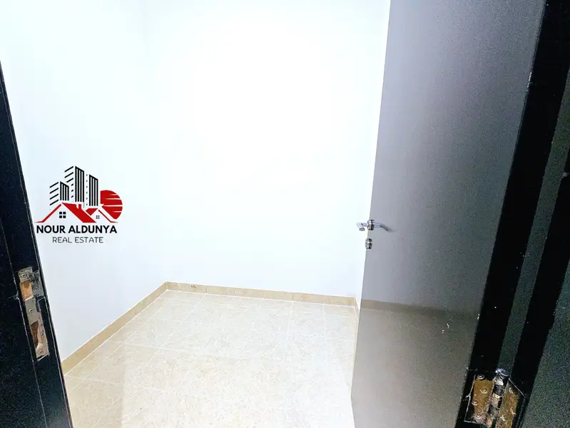 CLOSE TO METRO - SPACIOUS 3BHK + MAIDROON+ LAUNDRY ROOM - RENT 90K - GYM SWIMMING POOL - BALCONY - FAMILY BUILDING