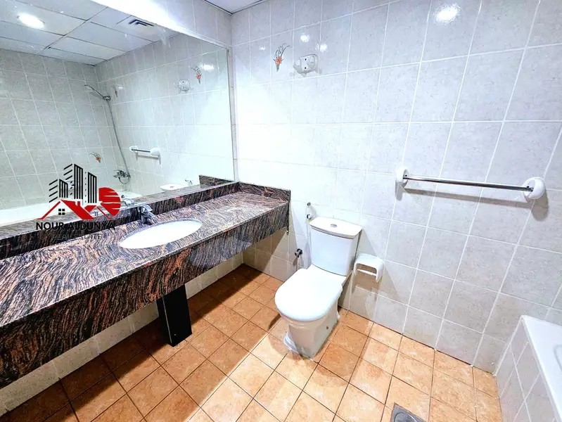 CLOSE TO METRO - SPACIOUS 3BHK + MAIDROON+ LAUNDRY ROOM - RENT 90K - GYM SWIMMING POOL - BALCONY - FAMILY BUILDING
