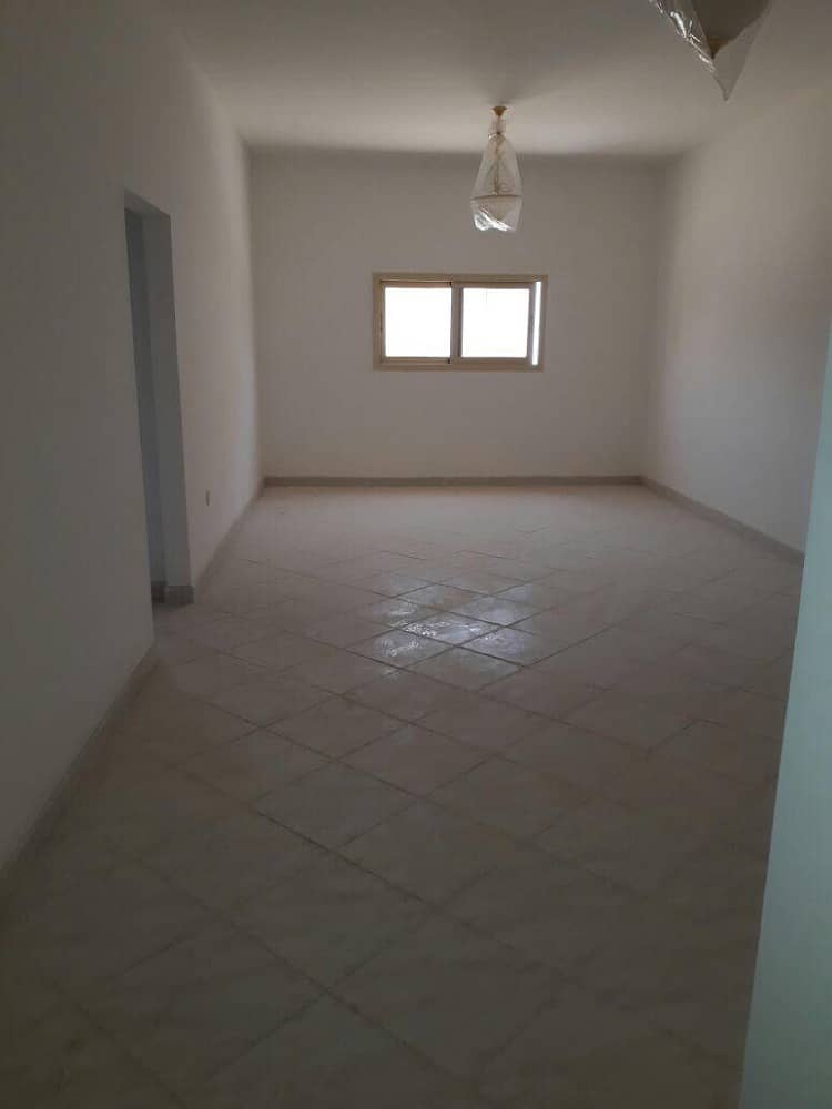 位于穆瓦利赫商业区 2 卧室的公寓 33000 AED - 4067704