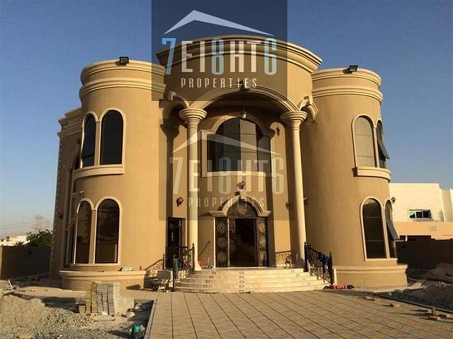 Beautifully maintained: 4 b/r high quality independent villa with maids room and landscaped garden Beautifully maintained: 4 b/r high quality independent villa with maids room and landscaped garden