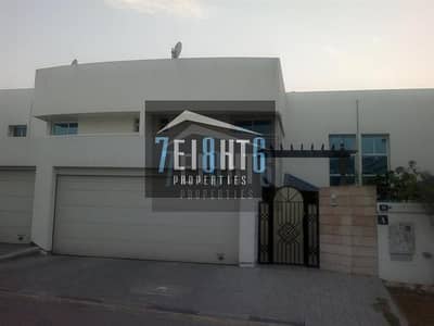 Exceptional value: 4 b/r beautifully presented semi-independent villa Exceptional value: 4 b/r beautifully presented semi-independent villa