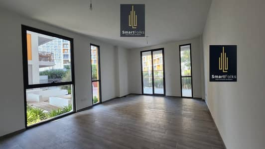 LARGEST | BRAND NEW | VACANT | POOL & COMMUNITY VIEW | CLOSED KITCHEN