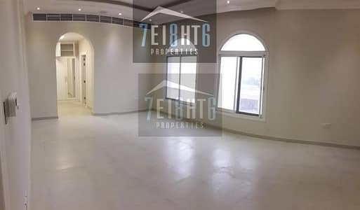 Beautifully presented and excellent finishing: 5 b/r indep villa with servant quarters and garden Beautifully presented and excellent finishing: 5 b/r indep villa with servant quarters and garden