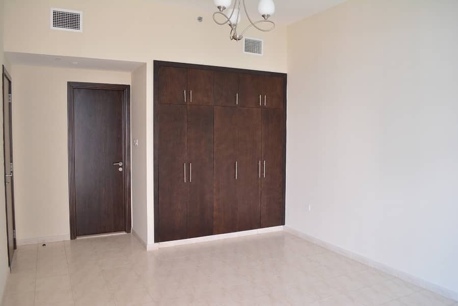 2BR ensuite  & Closed Kitchen on High Floor