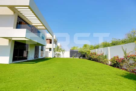 فیلا 5 غرف نوم للايجار في جزيرة ياس، أبوظبي - External Photo of 5 Bedroom Villa in West Yas Yas Island Abu Dhabi UAE(4). jpg