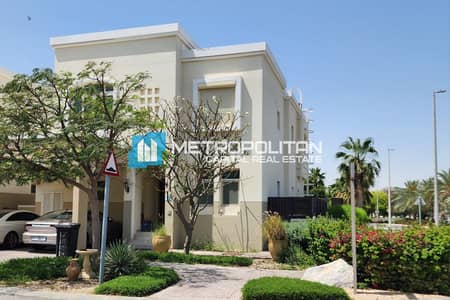 Single Row|End Unit|3BR+M|Unfurnished|Waterfall