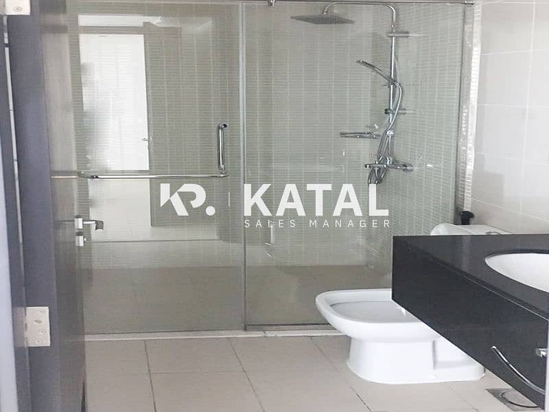 11 Apartment for sale in Al Reem Island, RAK Tower, Reem Mall, Al Reem Island 004. jpeg
