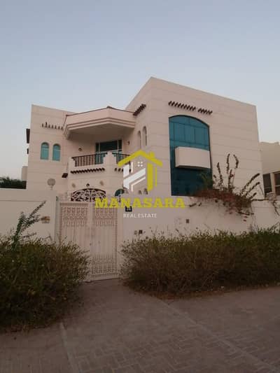 Near Kite Beach | Spacious 4 Bed Villa | Ready to Move