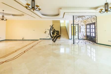 Elegant 5 bed room villa with pool and garden Elegant 5 bed room villa with pool and garden