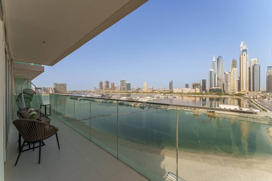 Elegant seaside living 3-bedroom Emaar Beachfront