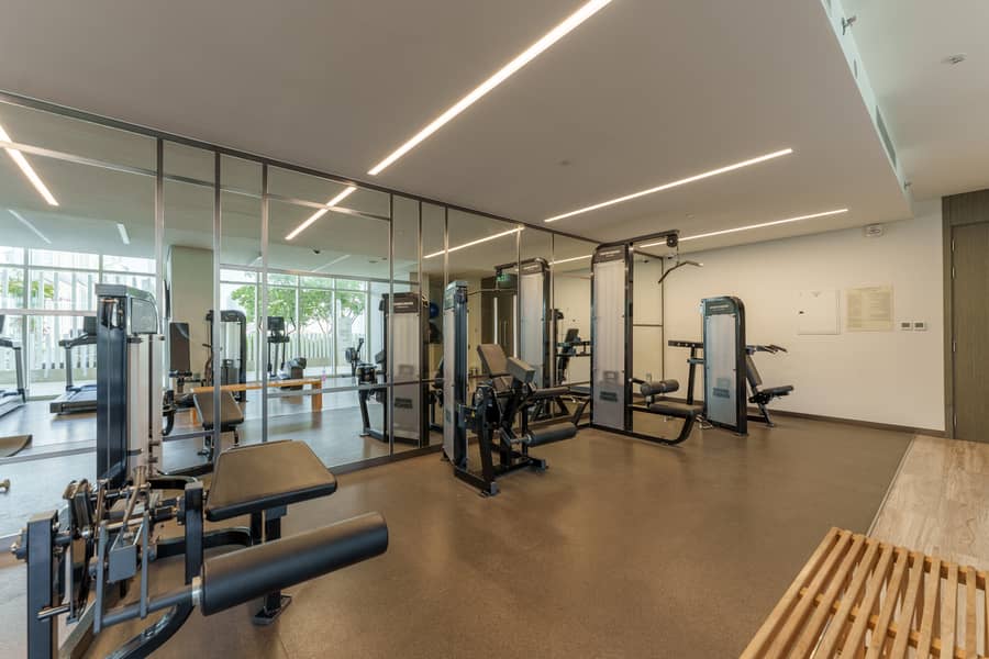 Elegant seaside living 3-bedroom Emaar Beachfront - Image 29