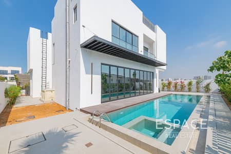 Turnkey|Custom Villa|Vacant on Transfer