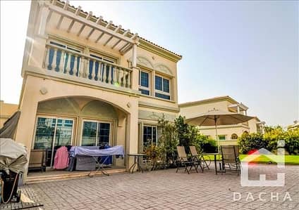 CORNER / 2BR + M Villa / Vacant Mid-July CORNER / 2BR + M Villa / Vacant Mid-July