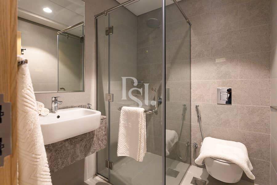 9 radiant-al-reem-island-abu-dhabi-bathroom (2). jpg